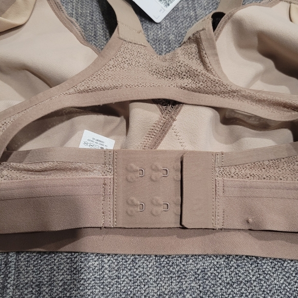 Lululemon nwt Awake to Lace bra - Picture 3 of 9